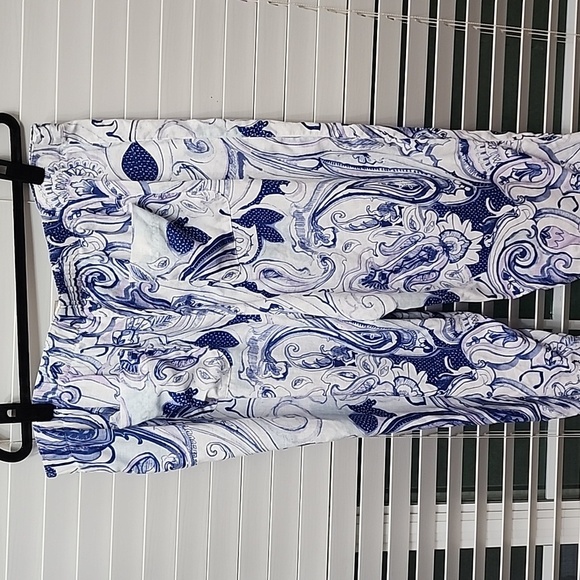 Chico's Paisley Pull on Capri Pants sz 3(XL) - Picture 6 of 9
